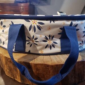 Temptations Oval Insulated Carrier